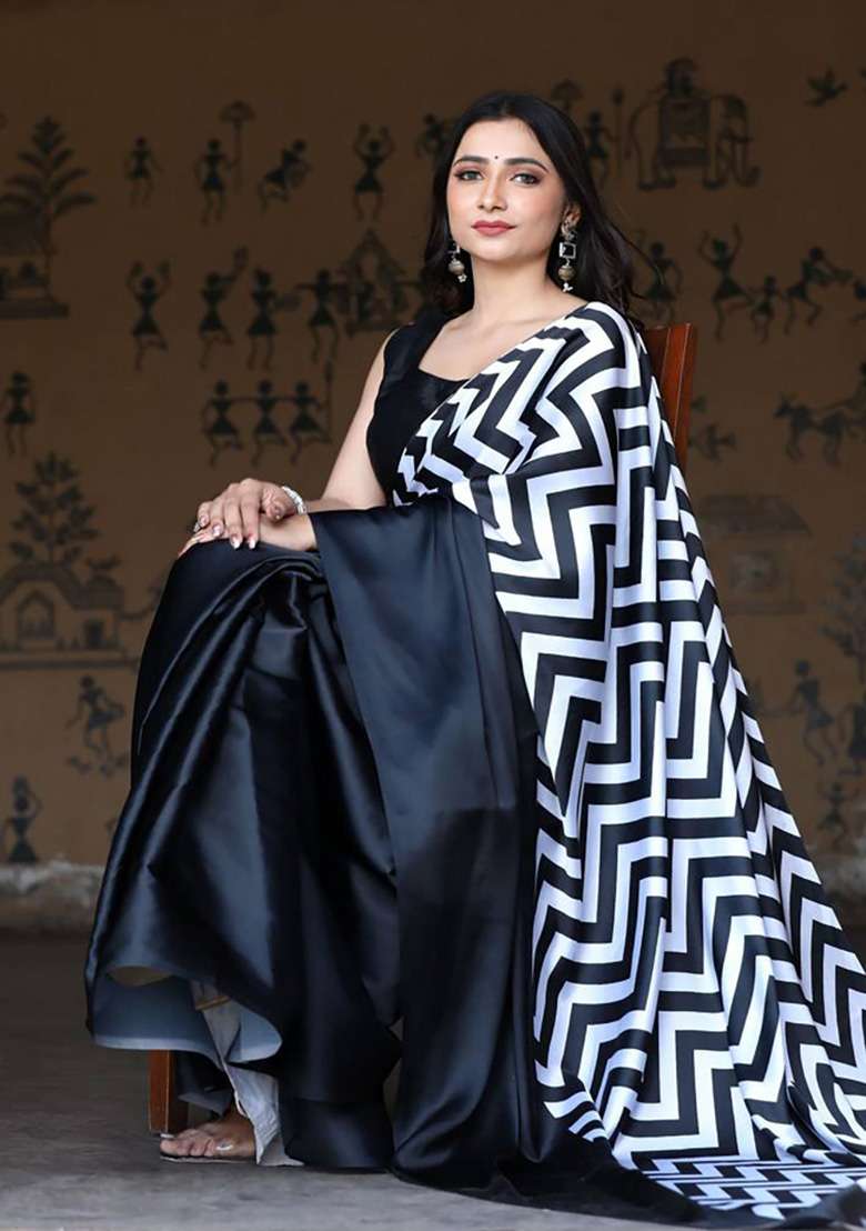White And Black Striped Model Saree Set - Indya