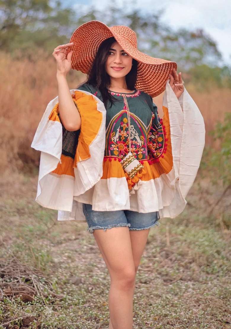 Green Thread Embroidered Pure Cotton Poncho Top - Indya