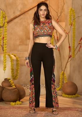 Black Embroidererd Ribbed Kurti