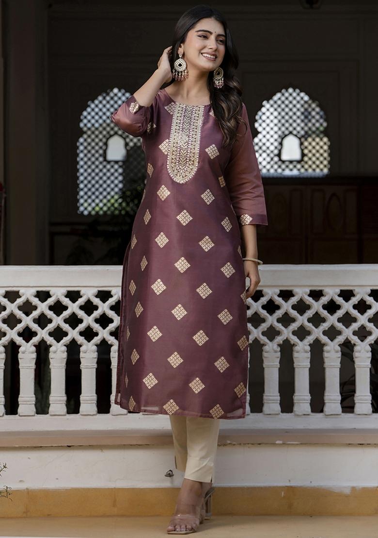 Peach Embroidered Silk Blend Kurta Set With Dupatta