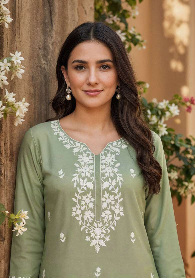 Green Embroidery Silk Blend Kurta - Indya