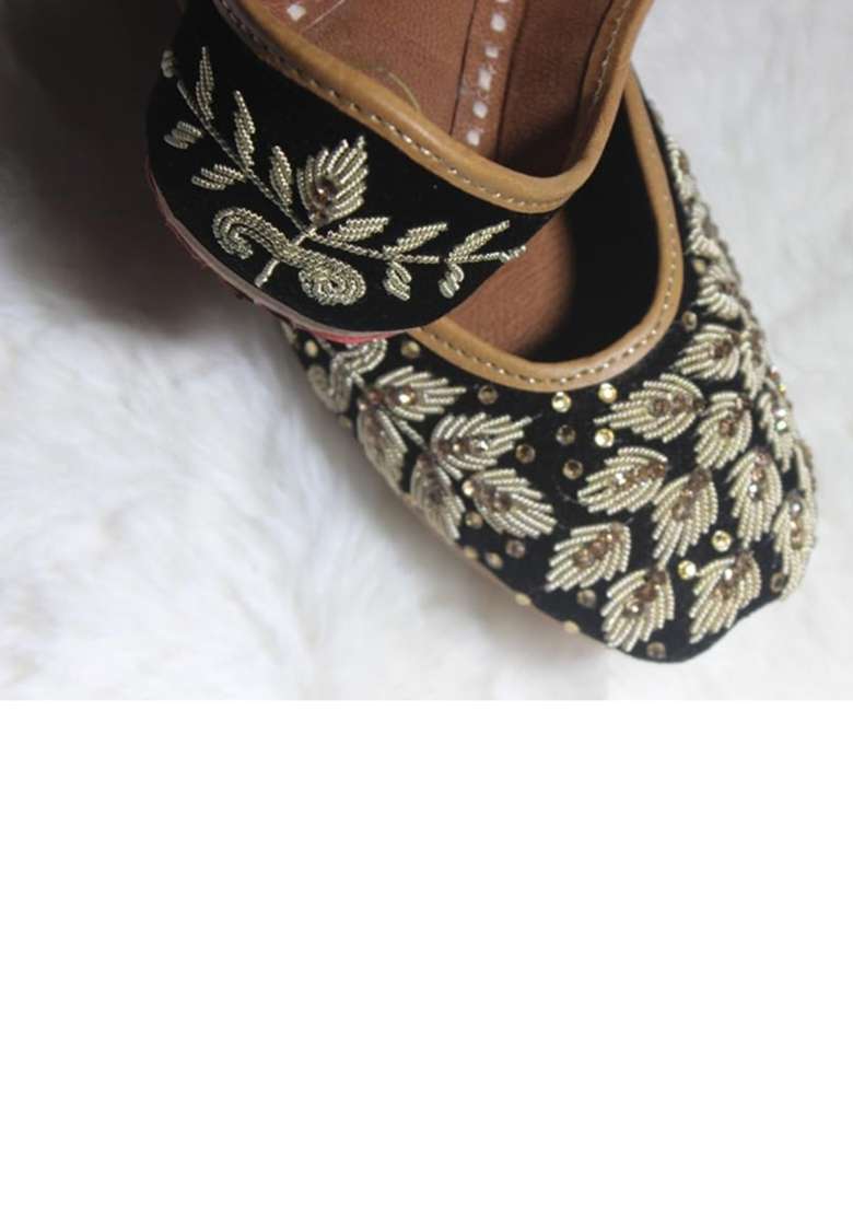 4S Womens Black Velvet Handcrafted Punjabi Jutti Gold Embroidery Leather Sole Ethnic Wedding Footwear - Indya