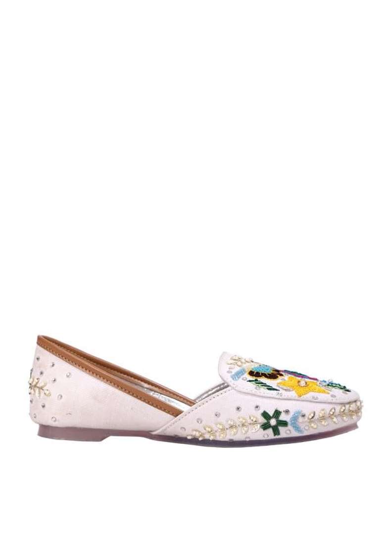 Alzic Womens Ethnic Jutti Handcrafted Traditional Slip on Flat Footwear - Indya