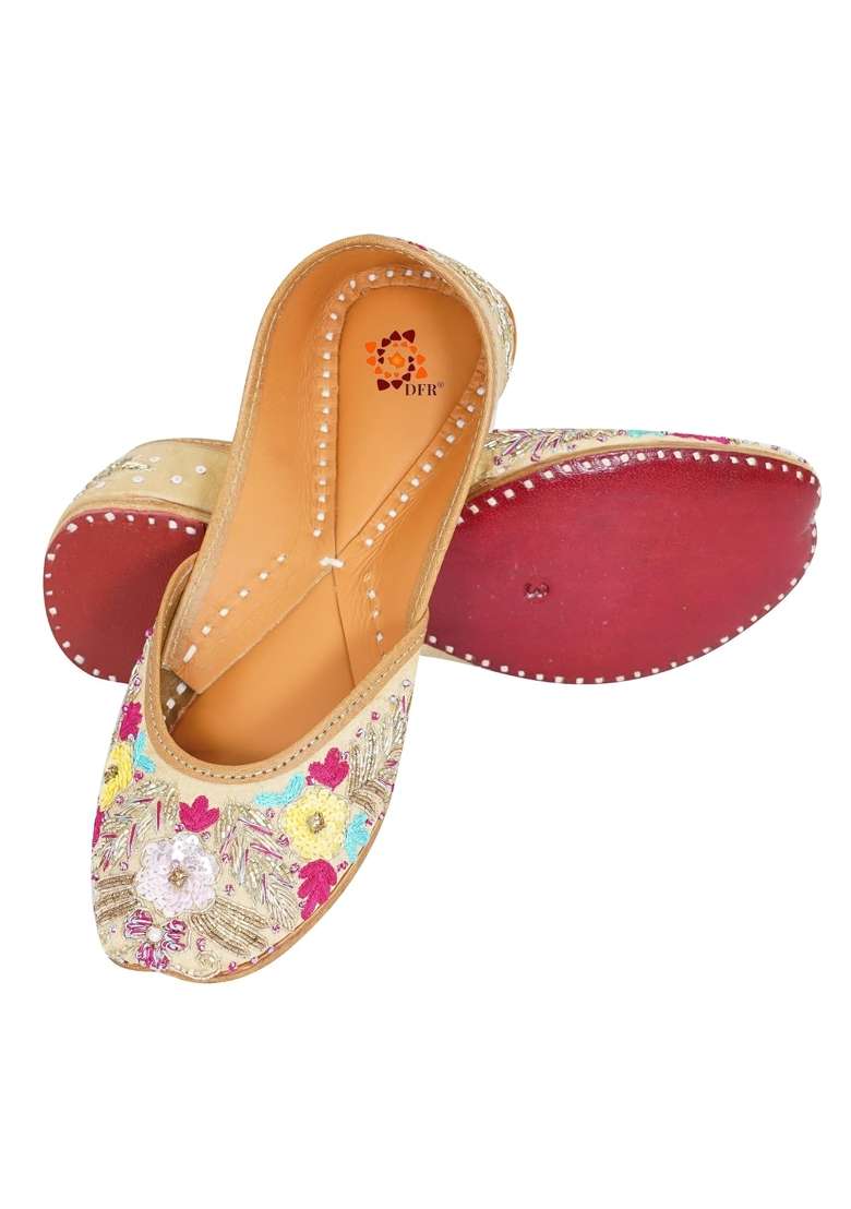 DFR Women Hand Zari Dabka Mojari Juttis - Indya