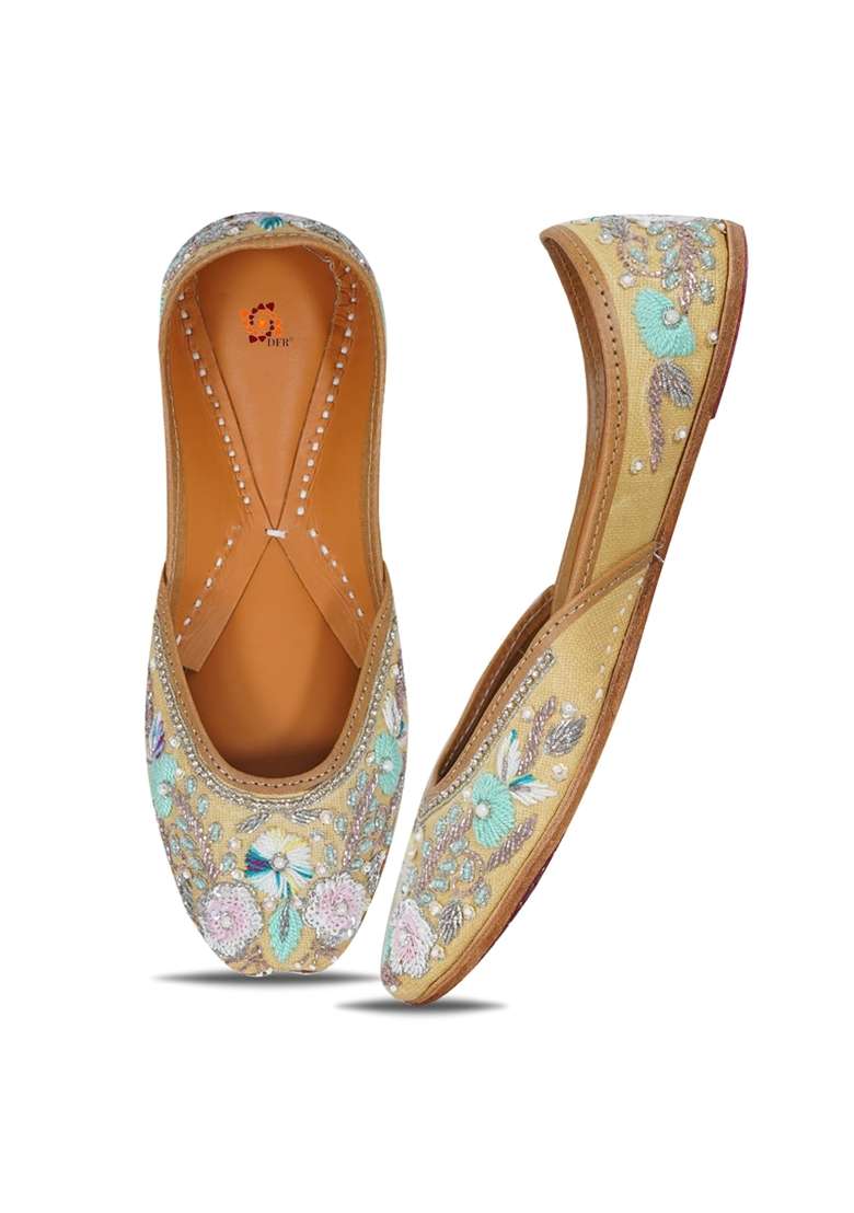 DFR Women Hand Dabka Zari Mojari Juttis - Indya
