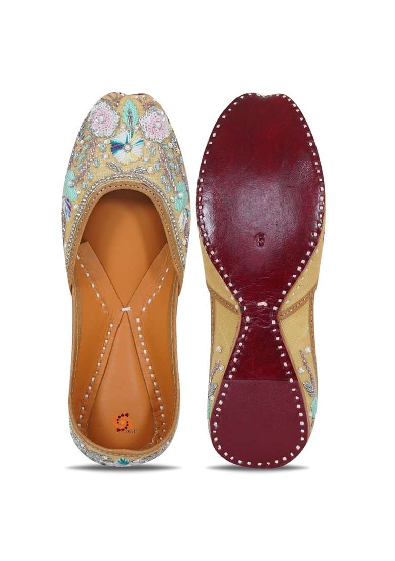 DFR Women Hand Dabka Zari Mojari Juttis - Indya