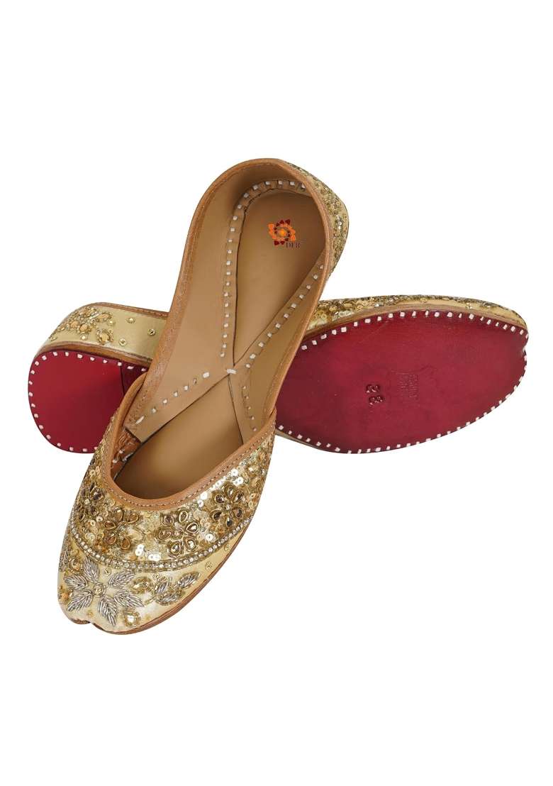 DFR Women Hand Zari Dabka Mojari Juttis - Indya