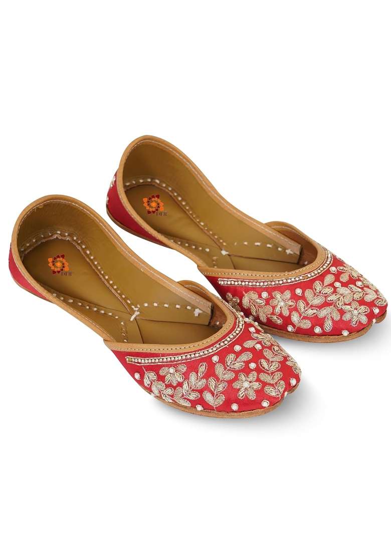 DFR Red Women Hand Zari Dabka Mojari Juttis - Indya