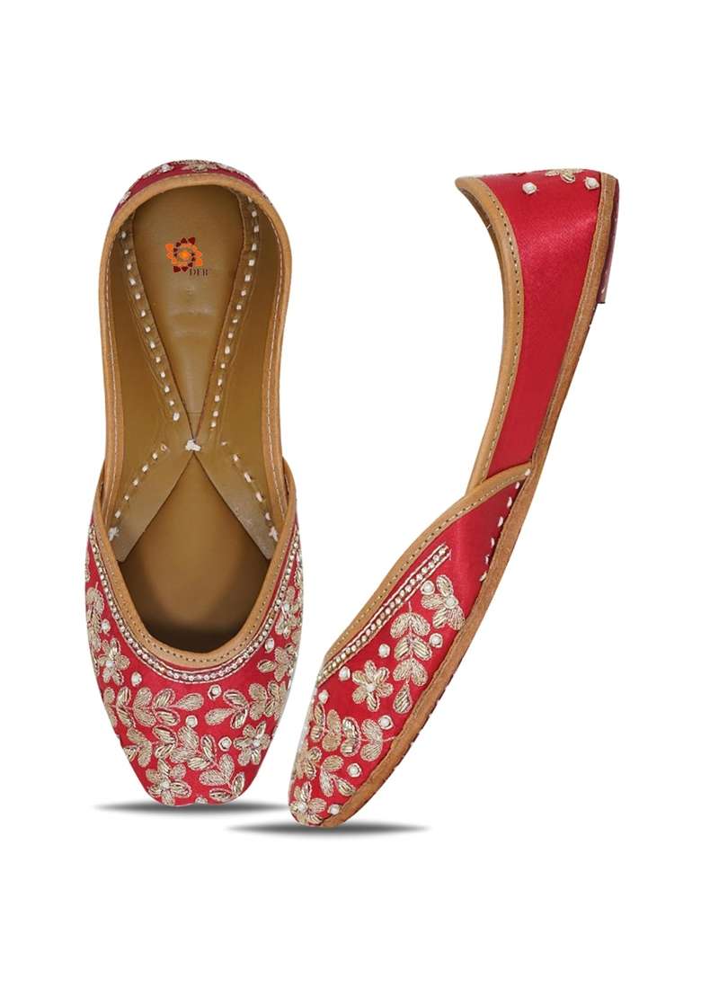 DFR Red Women Hand Zari Dabka Mojari Juttis - Indya