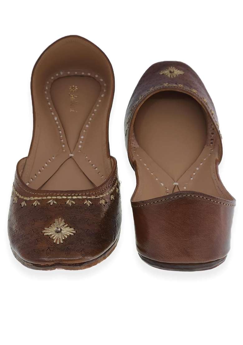 Fulkari Womens 3D Daimond Gold Zarriwork Genuine Soft Leather Jutis - Indya