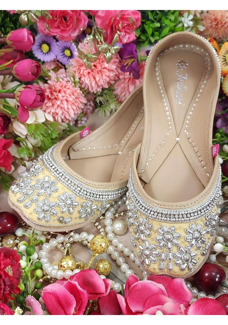 Fulkari Women Surahi Beads Genuine Soft Leather Embroidered Jutis - Indya