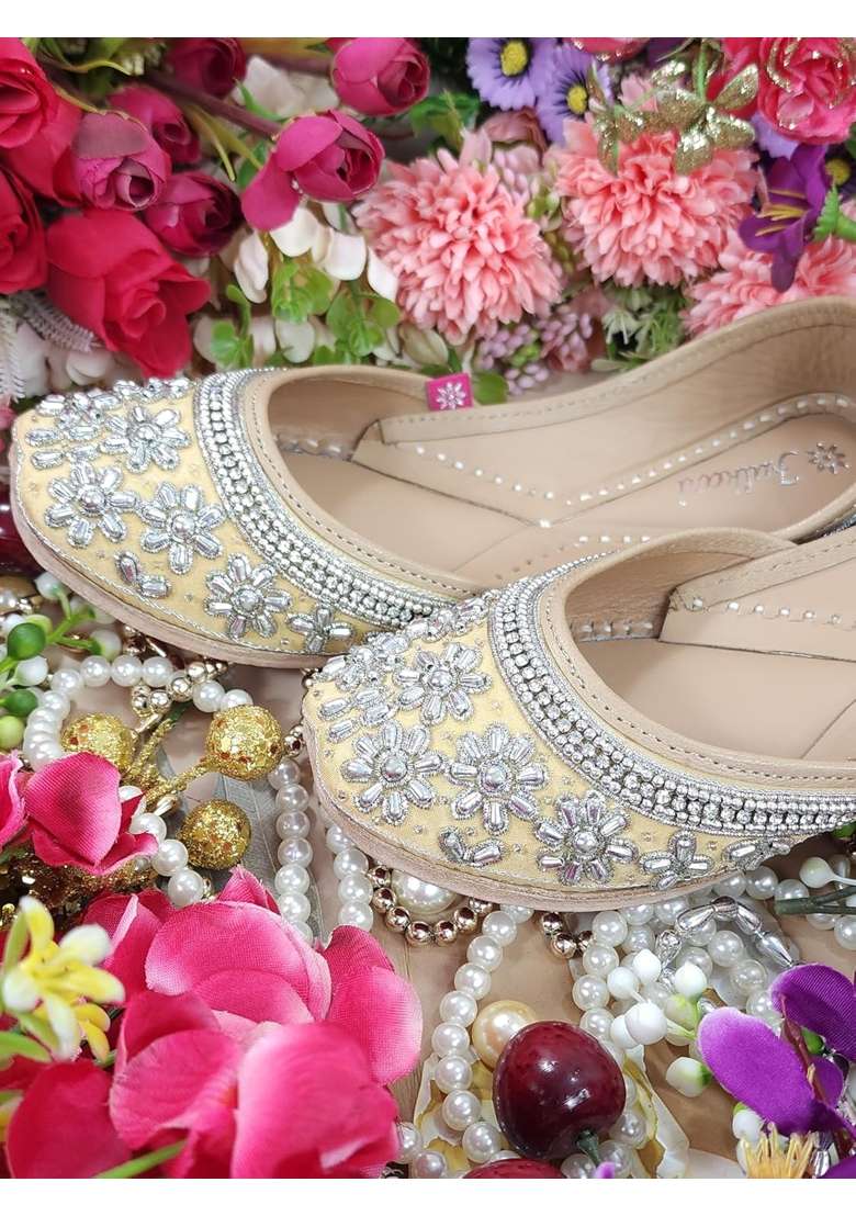 Fulkari Women Surahi Beads Genuine Soft Leather Embroidered Jutis - Indya