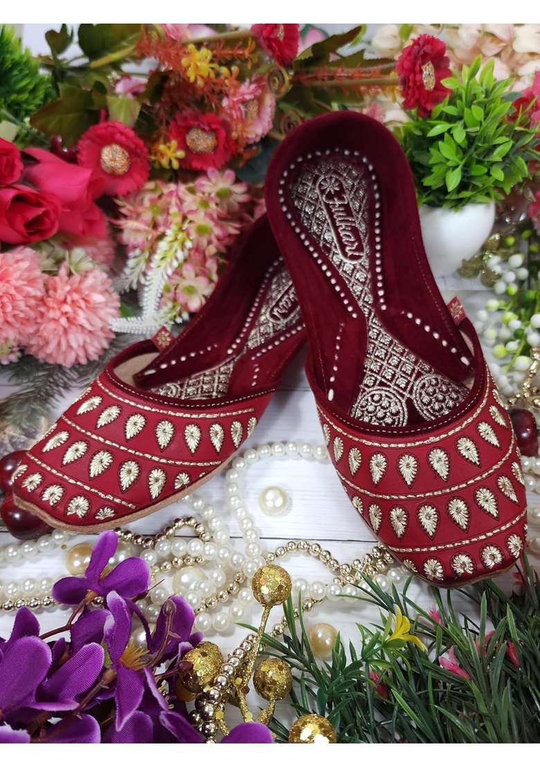 Fulkari Women Rays Gold Casual Genuine Soft Leather Jutis Bite and Pinch Free Juttis - Indya