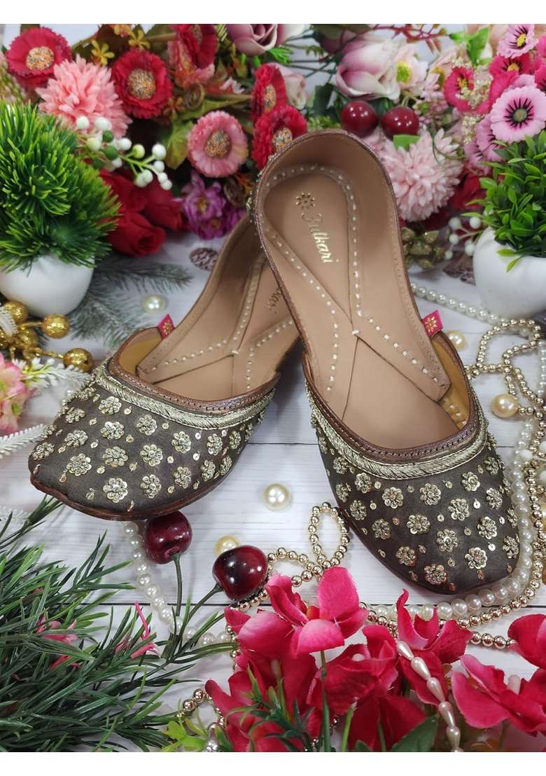 Fulkari Formal Shoes for Women Elegant and Comfortable Office Wear Stylish Leather Finish - Indya