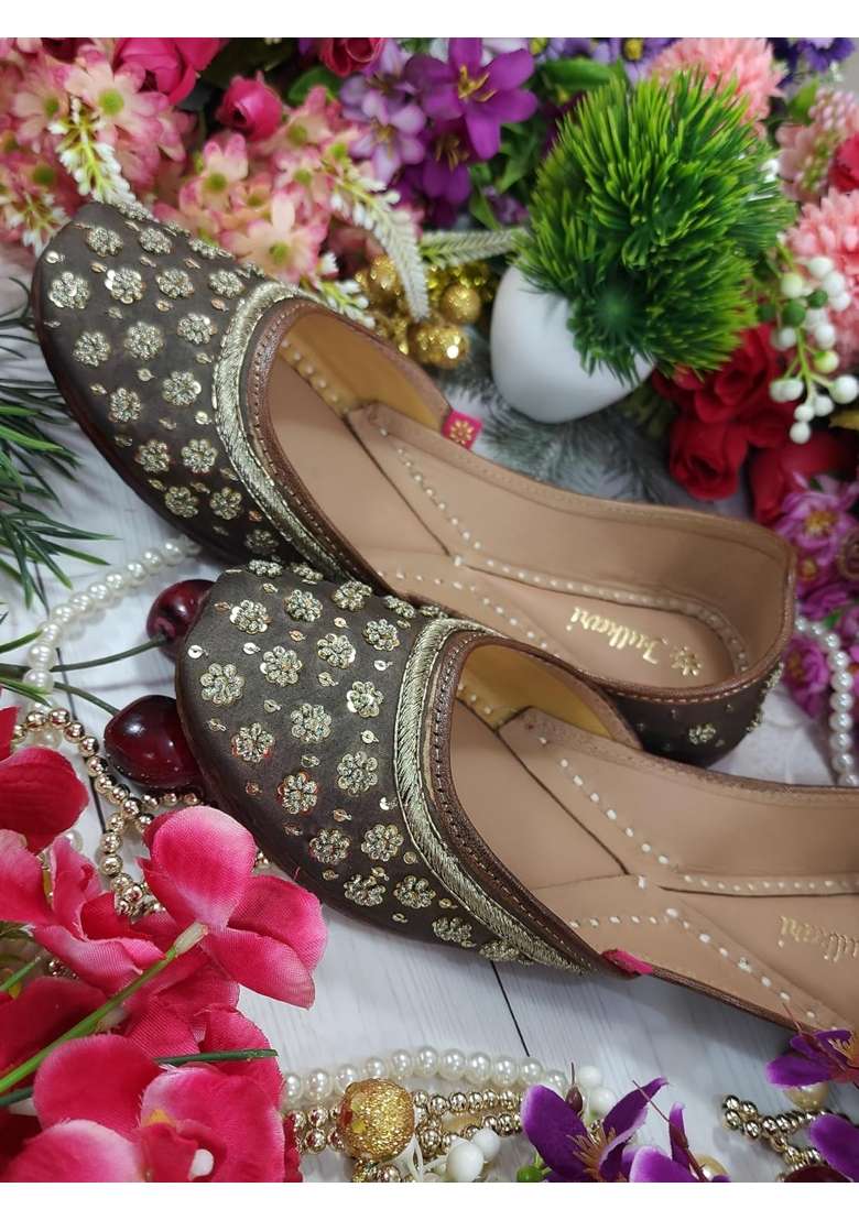 Fulkari Formal Shoes for Women Elegant and Comfortable Office Wear Stylish Leather Finish - Indya