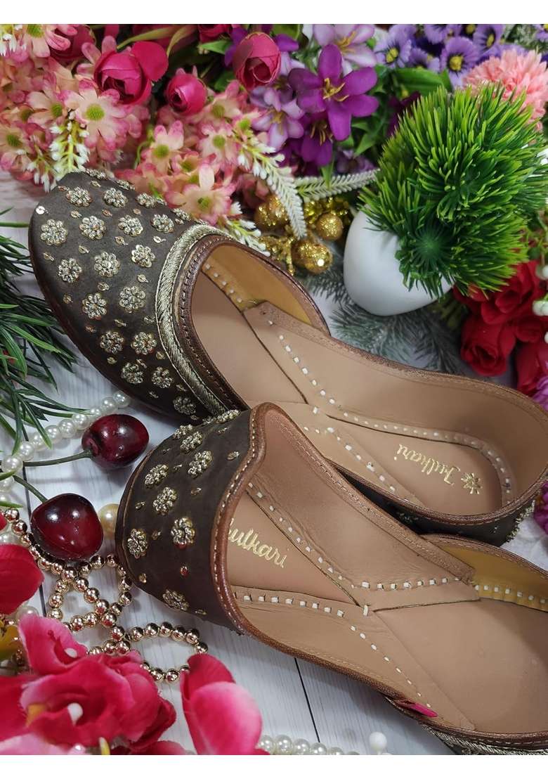 Fulkari Formal Shoes for Women Elegant and Comfortable Office Wear Stylish Leather Finish - Indya