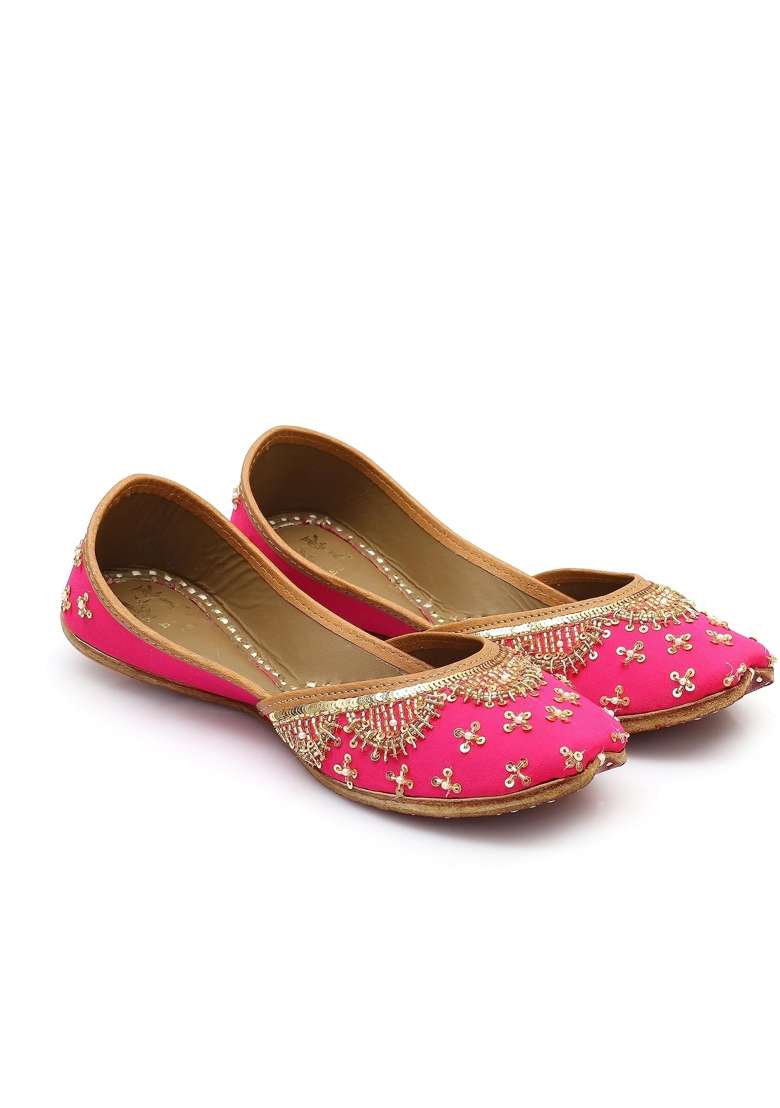 HEER Womens and Girls Handmade Embroiderd Punjabi Rajasthani Jutti Ethnic Traditional Footwear Pink Color - Indya