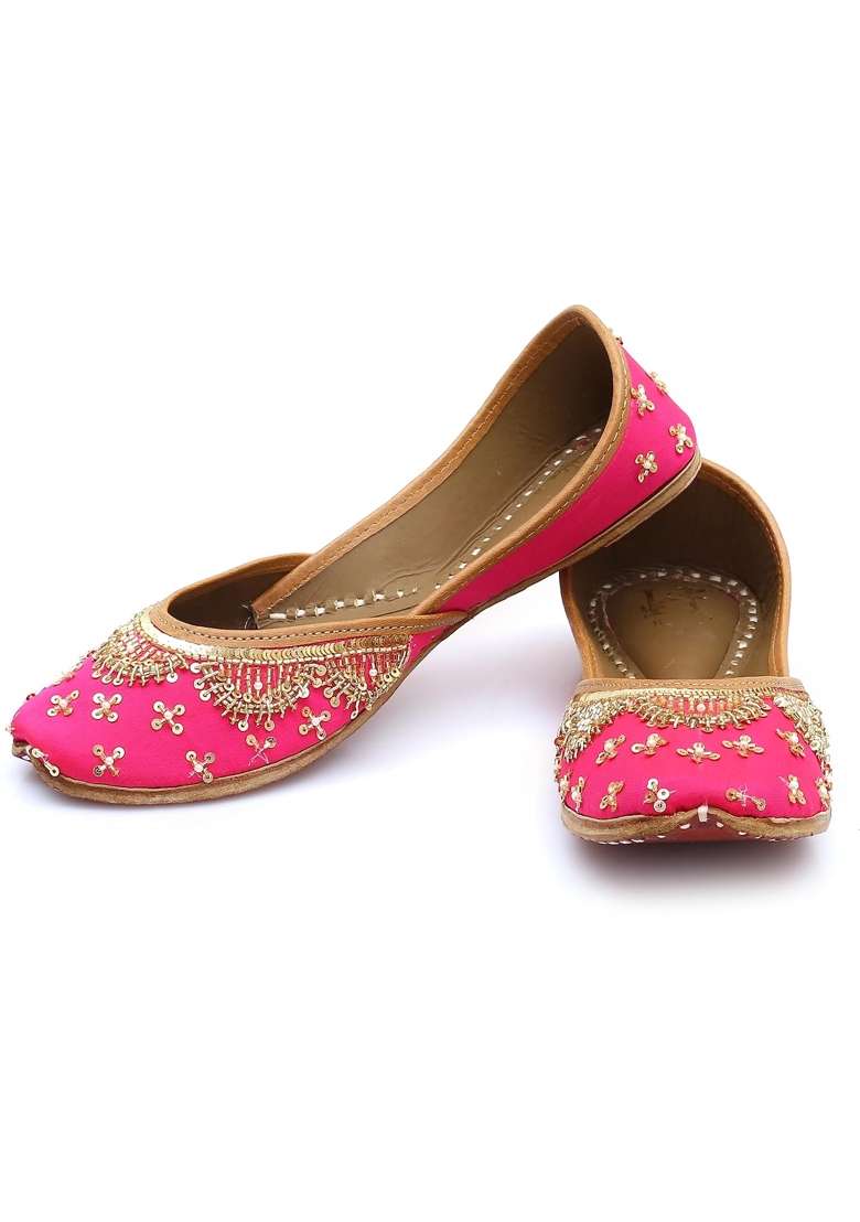 HEER Womens and Girls Handmade Embroiderd Punjabi Rajasthani Jutti Ethnic Traditional Footwear Pink Color - Indya