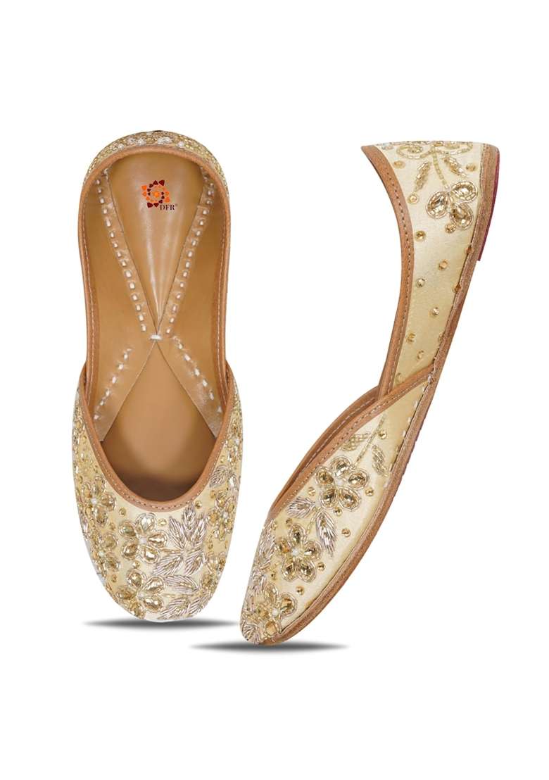 DFR Women Hand Zari Dabka Juttis - Indya