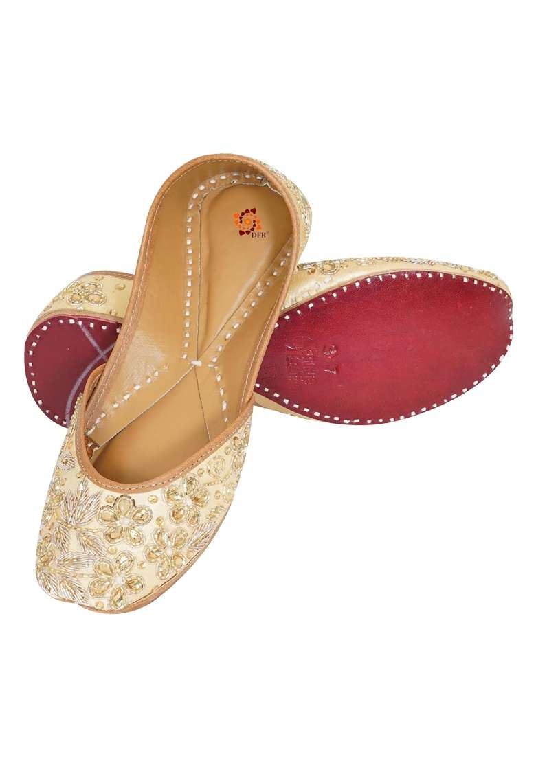 DFR Women Hand Zari Dabka Juttis - Indya