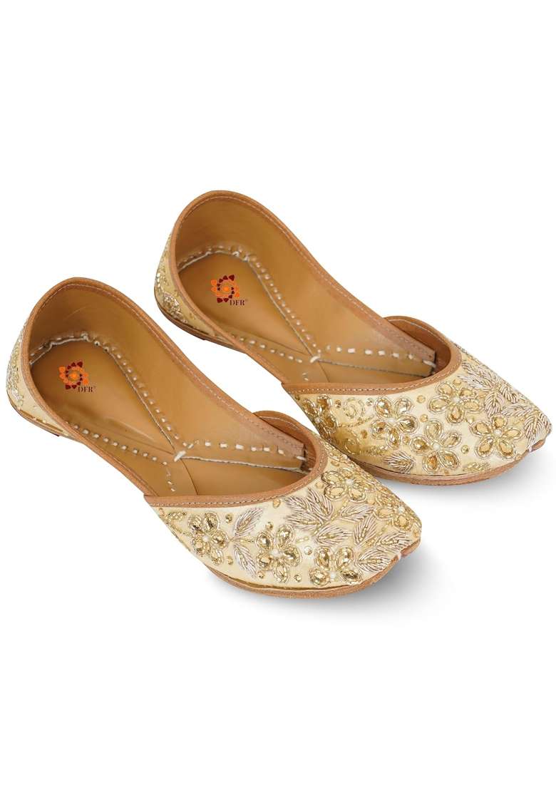 DFR Women Hand Zari Dabka Juttis - Indya