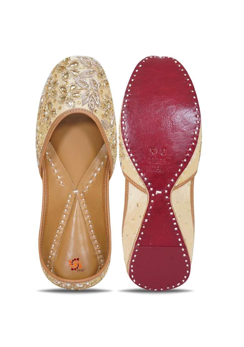 DFR Women Hand Zari Dabka Juttis - Indya
