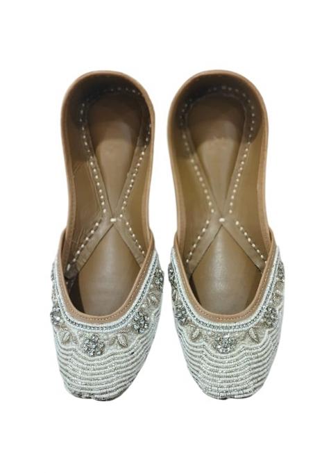 R V Enterprises Cream Handmade Punjabi Jutti for Women Pure Leather Inner Material