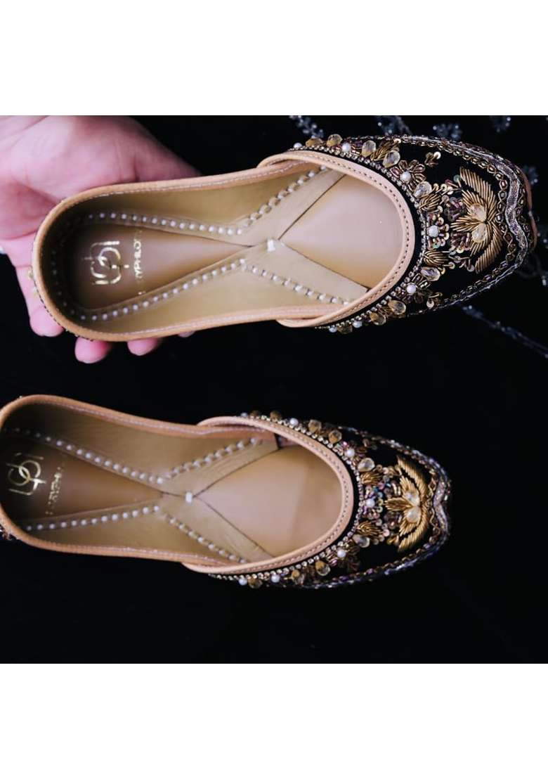 Loryphilory Black Handcrafted Punjabi Jutti for Women Traditional Ethnic Footwear for Festive and Everyday - Indya