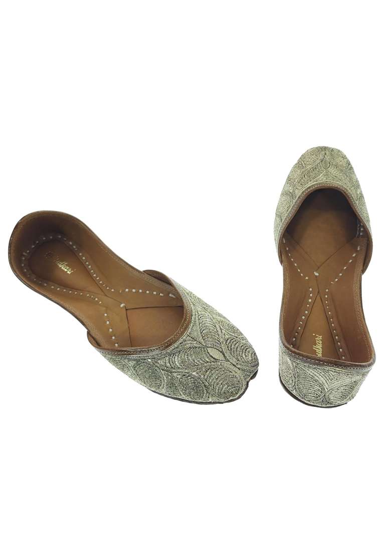 Fulkari Women Buena Gold Genuine Soft Leather Embroidered Jutis - Indya