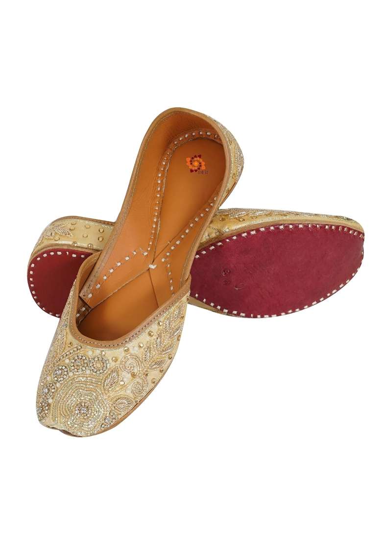 DFR Women Hand Zari Dabka Mojari Juttis - Indya