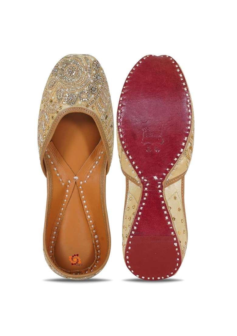 DFR Women Hand Zari Dabka Mojari Juttis - Indya
