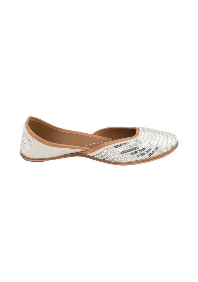 Korakari Silver Womens Traditional Ethnic Amber Punjabi Jutti Leather Flat Comfortable Mojaris for Girls - Indya