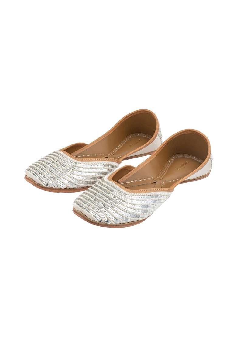 Korakari Silver Womens Traditional Ethnic Amber Punjabi Jutti Leather Flat Comfortable Mojaris for Girls - Indya