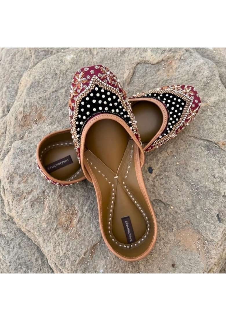 PIND Poppers Womens Handcrafted Punjabi Jutti with Bead and Thread Work - Indya