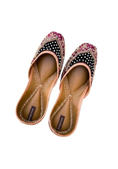 PIND Poppers Womens Handcrafted Punjabi Jutti with Bead and Thread Work