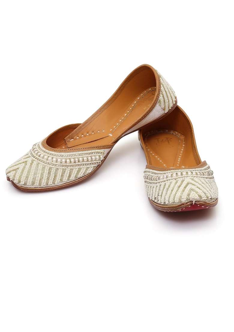 HEER Golden Womens Punjabi Juttis Soft Leather Mojari for Ladies - Indya