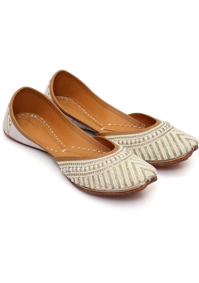 HEER Golden Womens Punjabi Juttis Soft Leather Mojari for Ladies - Indya