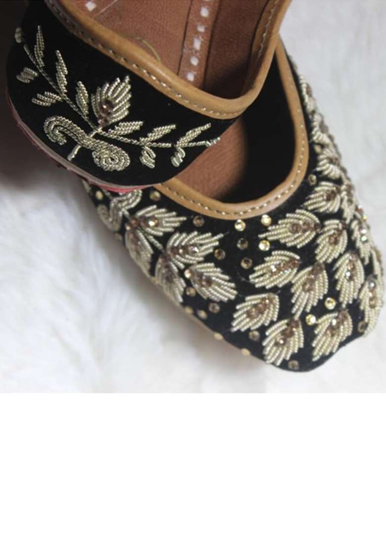 4S Womens Black Velvet Handcrafted Punjabi Jutti Gold Embroidery Leather Sole - Indya