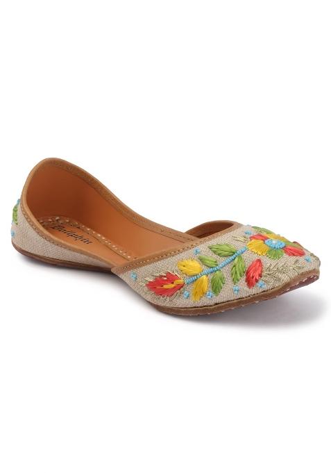 Dollphin Cream Women Handcrafted Ethnic Jutti Flat Slip