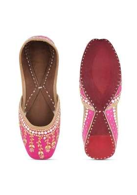 Pehnawacraft Cherry Blossom Pink Punjabi Jutti for Women Mojari for Ladies