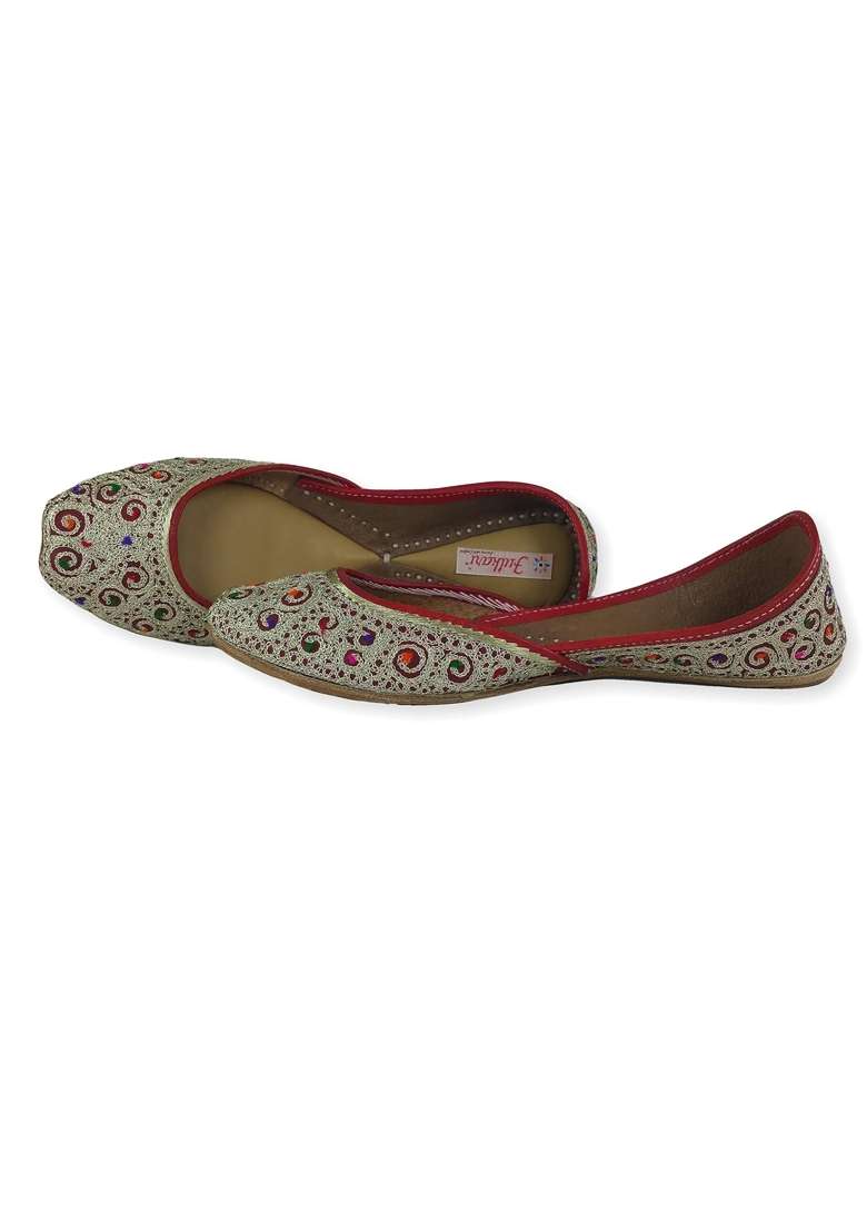 Fulkari Womens Soft Leather Bite and Pinch Free Daisy Office Wear Gold Embroidered Flat Jutti Ethnic Shoe - Indya