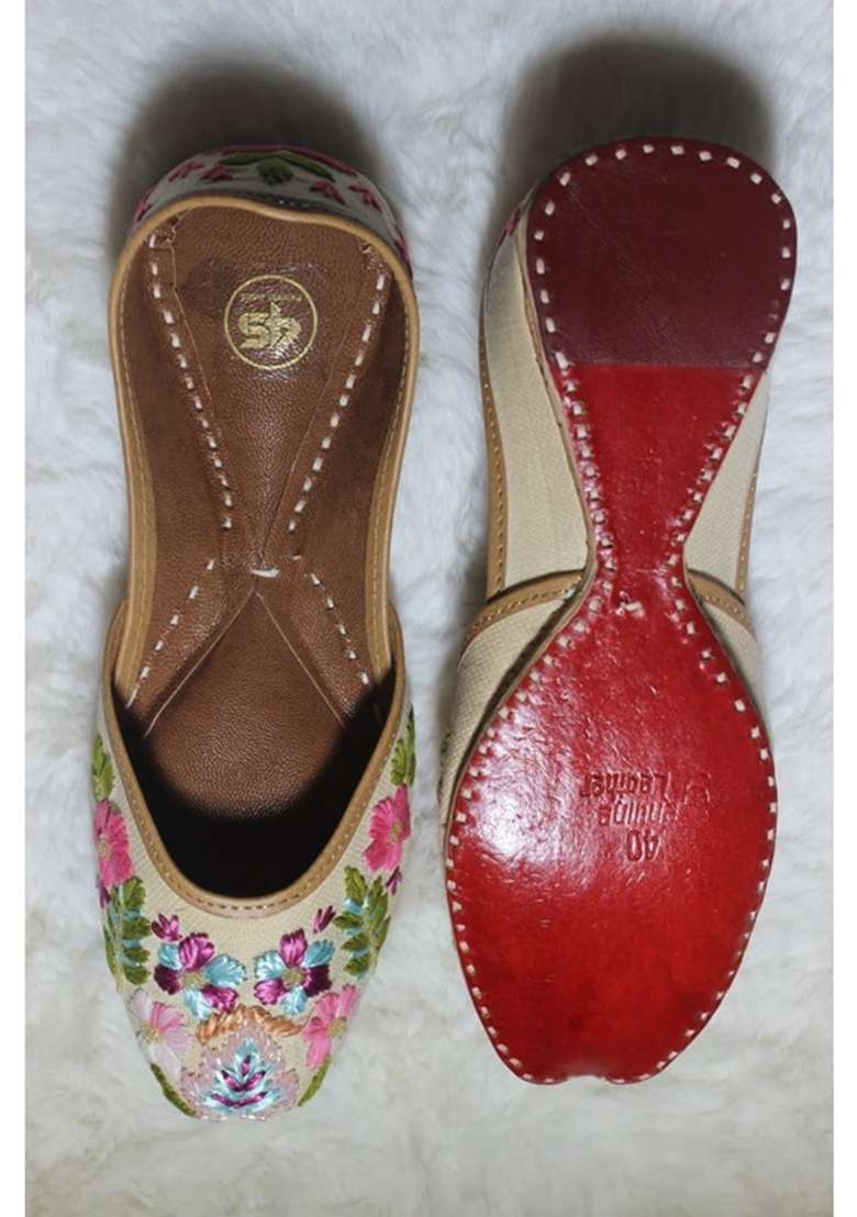 4S Womens Handcrafted Floral Embroidered Genuine Leather Punjabi Jutti - Indya