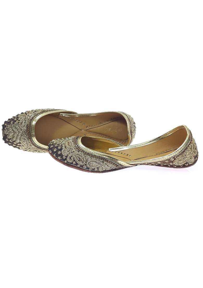 Fulkari Womens Celosia Genuine Soft Leather Embroidered Jutis - Indya