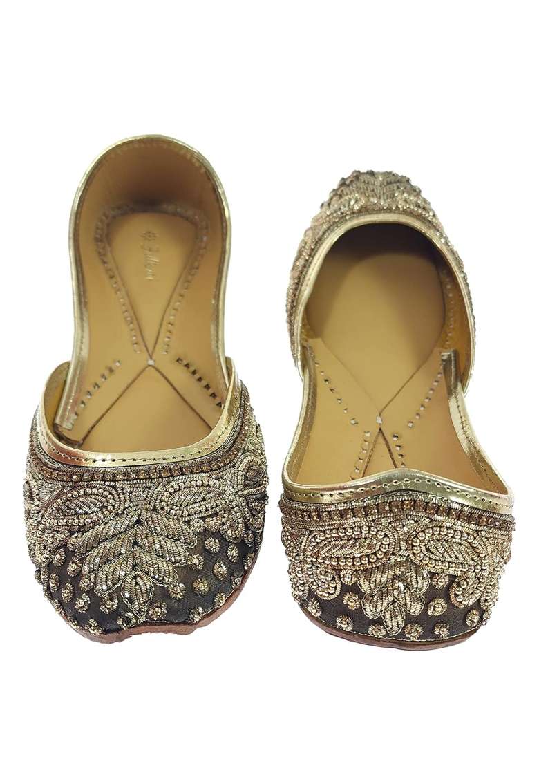 Fulkari Womens Celosia Genuine Soft Leather Embroidered Jutis - Indya