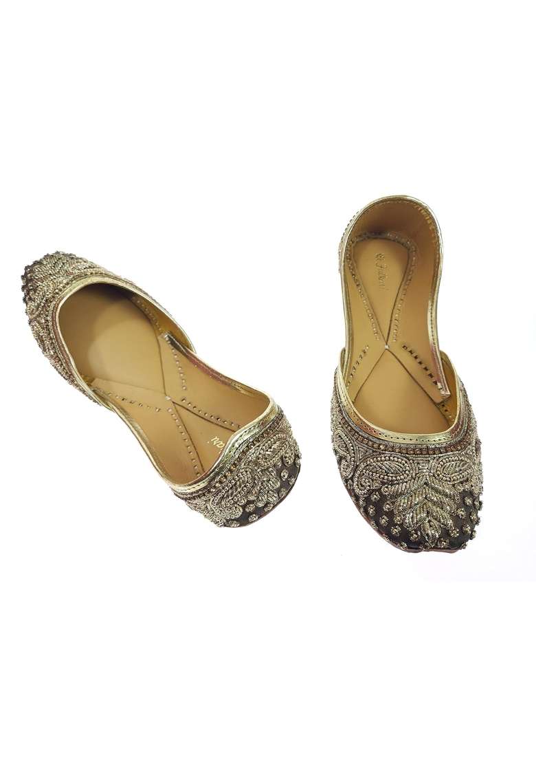 Fulkari Womens Celosia Genuine Soft Leather Embroidered Jutis - Indya
