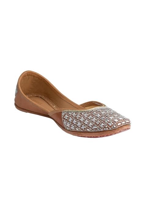 Korakari Womens Traditional Ethnic Amber Punjabi Jutti Leather Flat Comfortable Mojaris for Girls