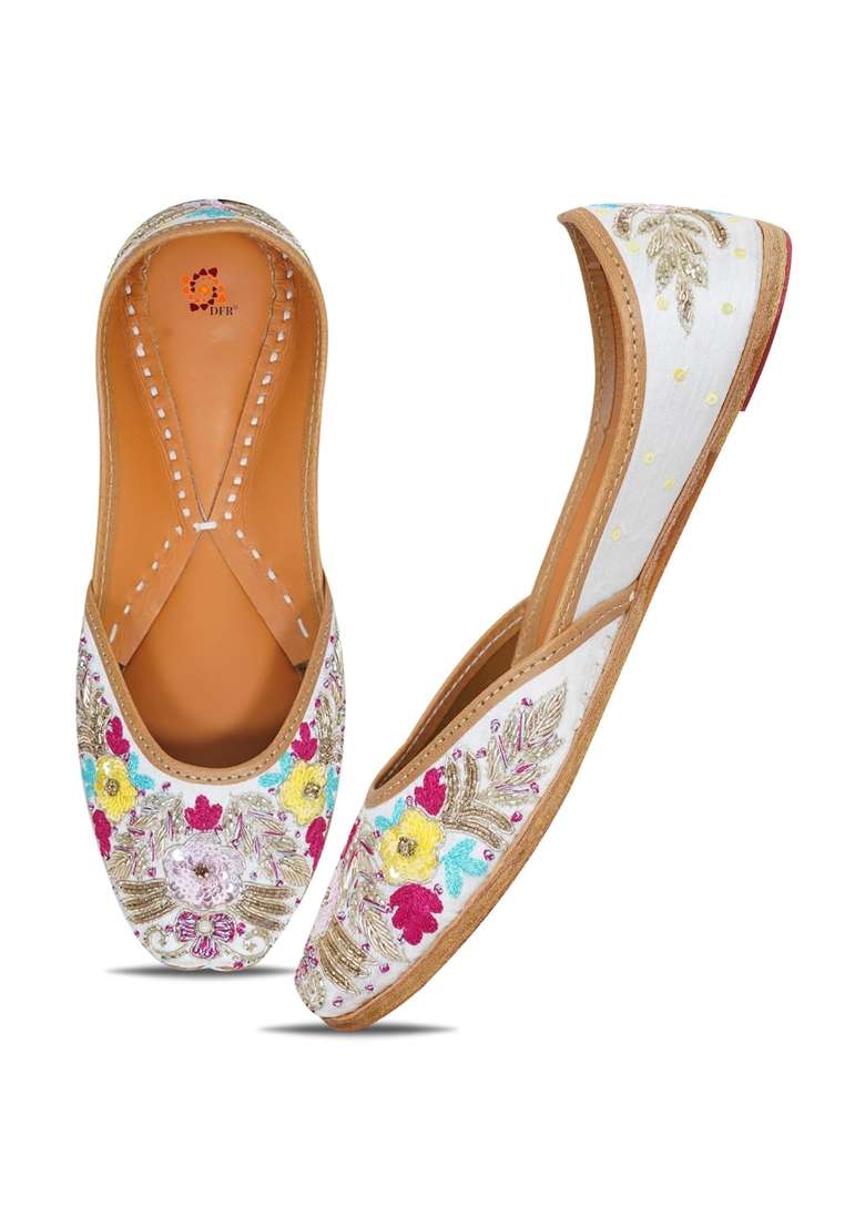 DFR Women Hand Zari Dabka Mojari Juttis - Indya