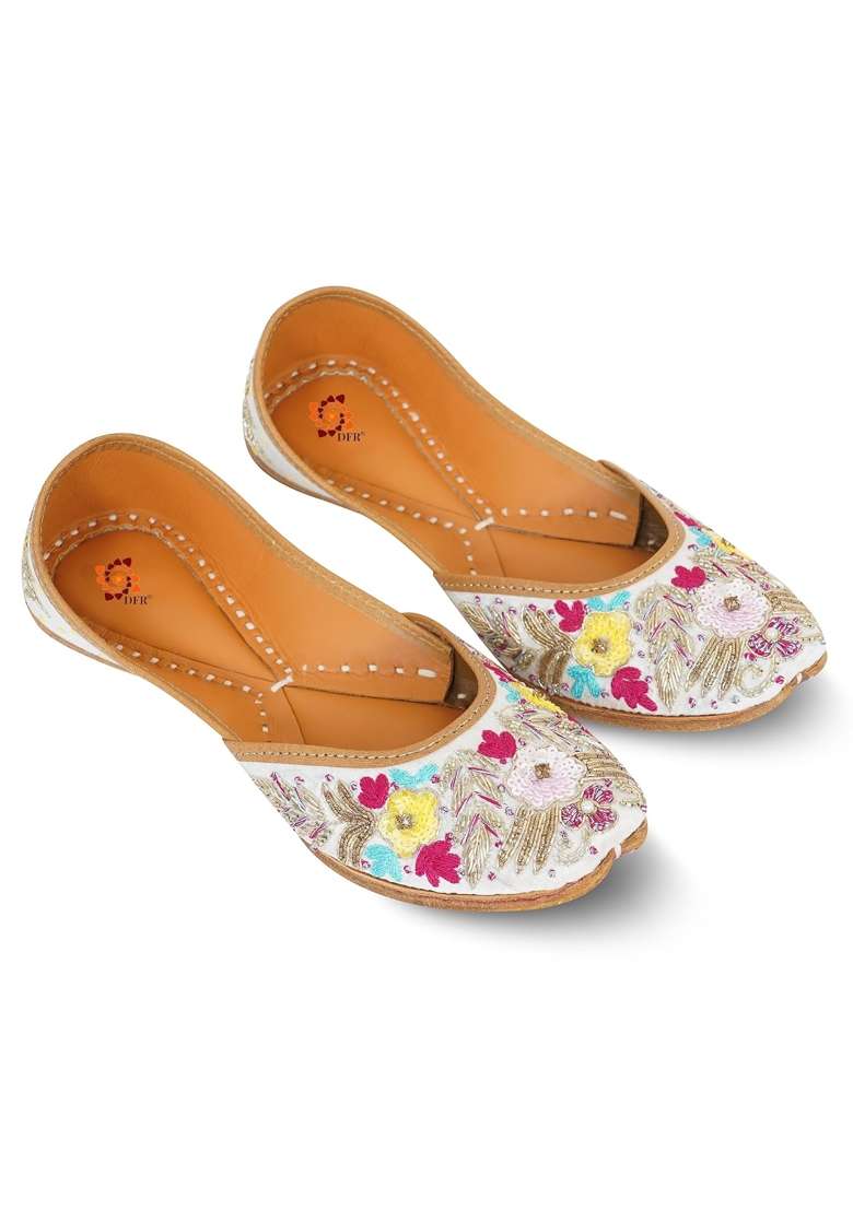 DFR Women Hand Zari Dabka Mojari Juttis - Indya