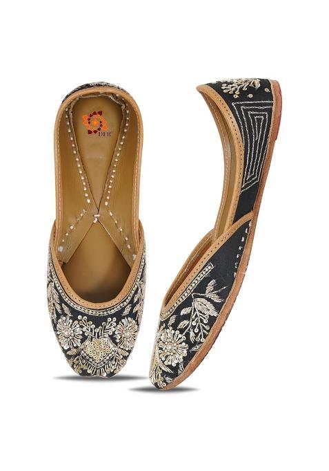 DFR Women Hand Zari Dabka Juttis