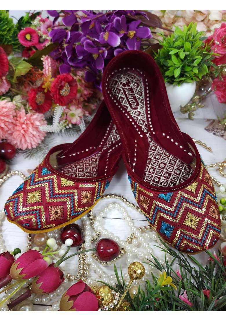 Fulkari Women Sisa Gold Multi Casual Genuine Soft Leather Jutis - Indya